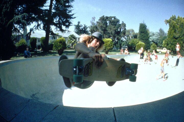 DOG TOWN サイン入り Ho Muir Peralta Z-boys dogtownandzboys-720x480.jpg