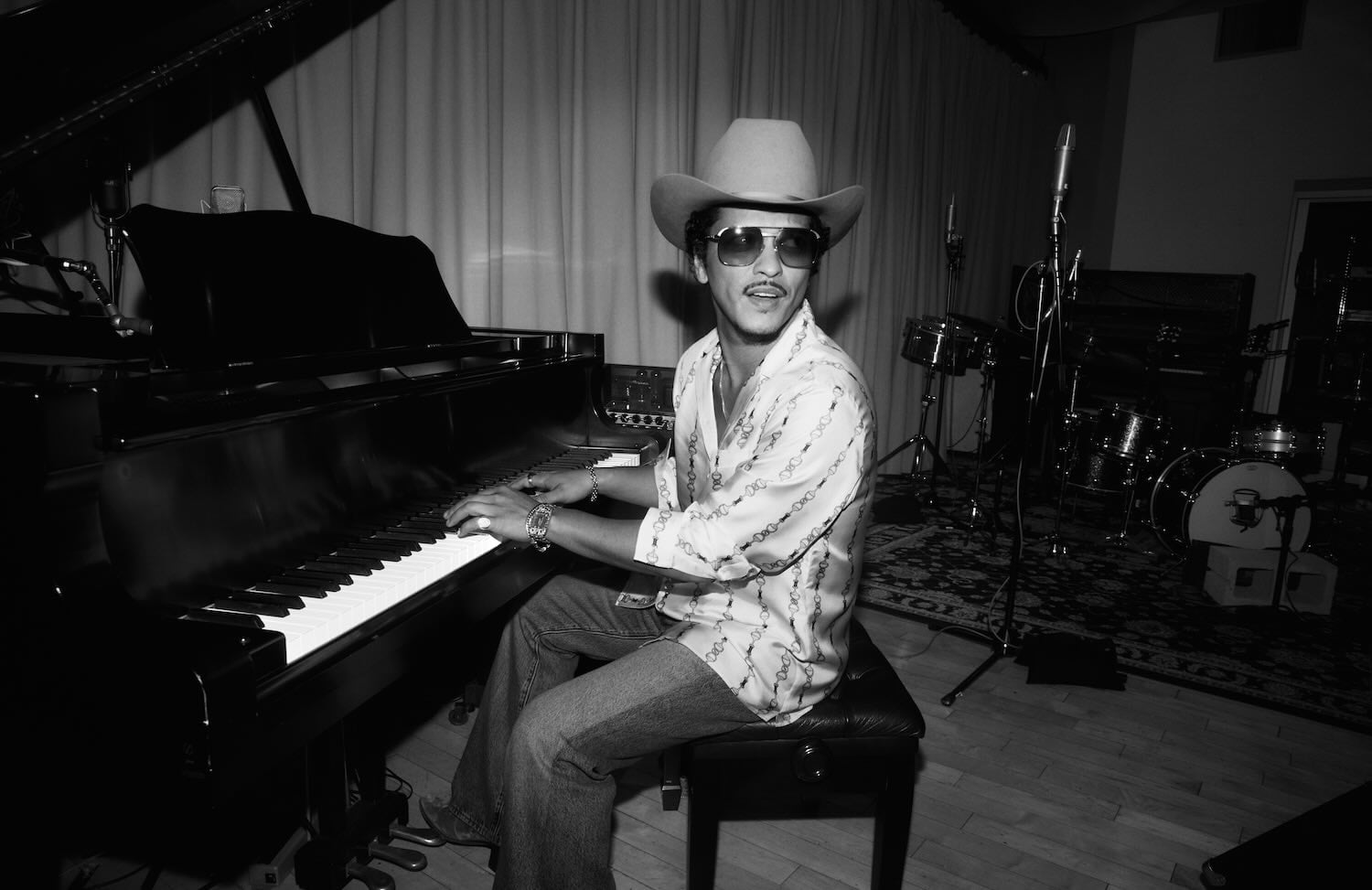 Bruno Mars 'The Romantic' Review: A Latin-Pop Affair That Comes Up
